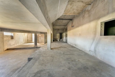 Moradia T4 para Venda em Carnaxide e Queijas