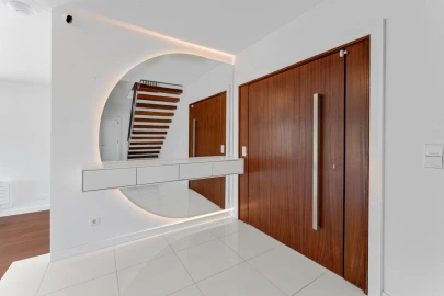 Moradia T4 para Venda em Carnaxide e Queijas