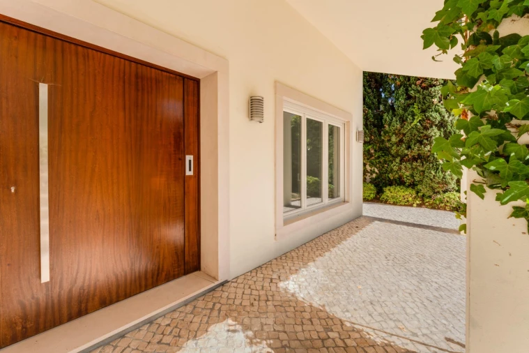 Moradia T4 para Venda em Carnaxide e Queijas Foto 3