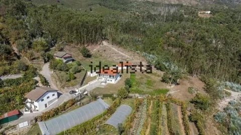 Moradia T3 para Venda em Calvos e Frades