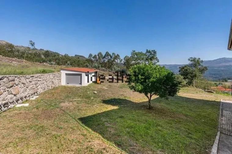 Moradia T3 para Venda em Calvos e Frades Foto 41