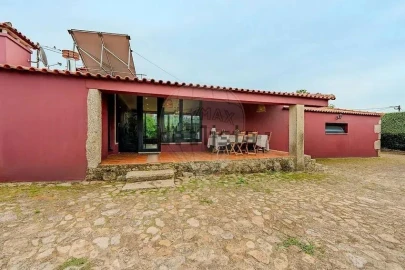 Moradia T4 para Venda em Sequeade e Bastuço (São João e Santo Estêvão)