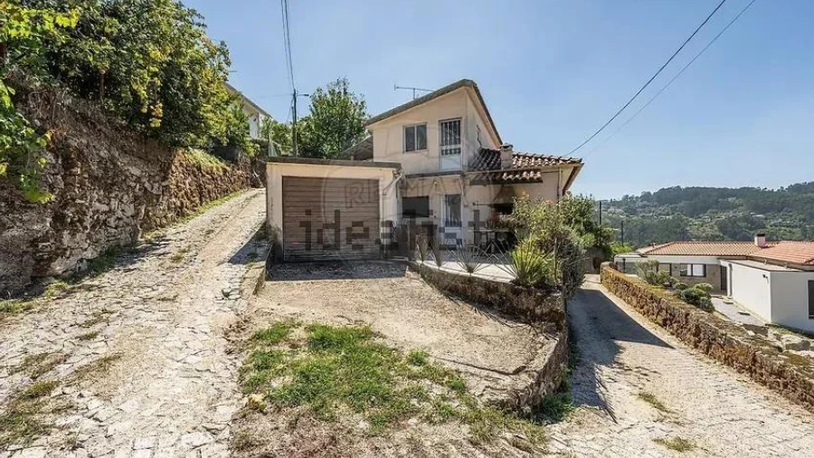 Moradia T3 para Venda em Sobradelo da Goma