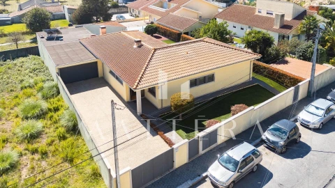 Moradia T3 para Venda em Grijó e Sermonde