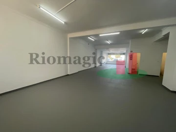 Loja para Arrendamento em Laranjeiro e Feijó