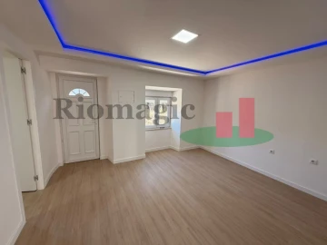 Moradia T2 para Venda em São João da Ribeira e Ribeira de São João