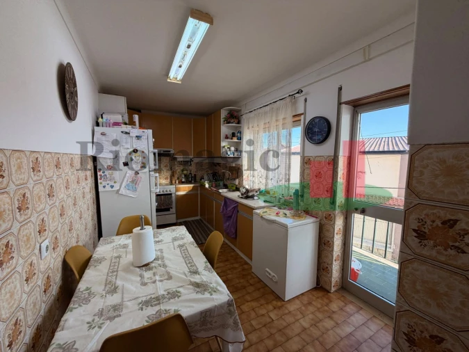 Apartamento T3 para Venda em Rio Maior Foto 2