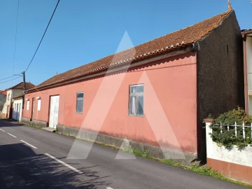 Moradia T4 para Venda em Requeixo, Nossa Senhora de Fátima e Nariz