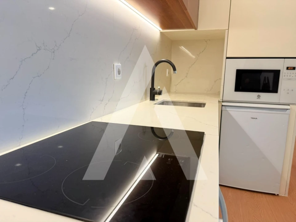 Apartamento T3 para Arrendamento em Santa Maria Maior e Monserrate e Meadela Foto 3