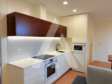 Apartamento T3 para Arrendamento em Santa Maria Maior e Monserrate e Meadela