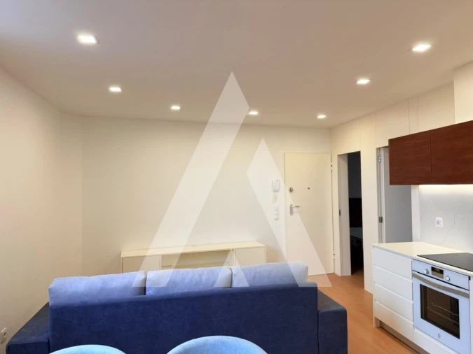 Apartamento T3 para Arrendamento em Santa Maria Maior e Monserrate e Meadela Foto 8