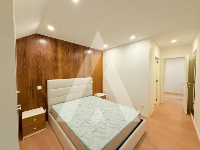 Apartamento T3 para Arrendamento em Santa Maria Maior e Monserrate e Meadela Foto 16