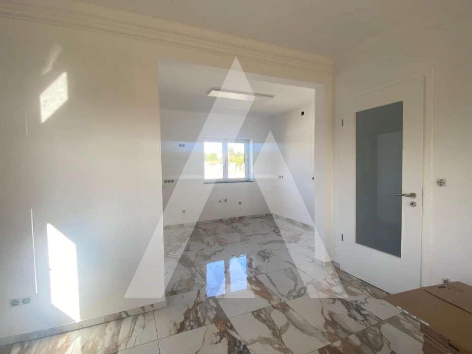 Moradia T4 para Arrendamento em Amoreira da Gândara, Paredes do Bairro e Ancas Foto 2