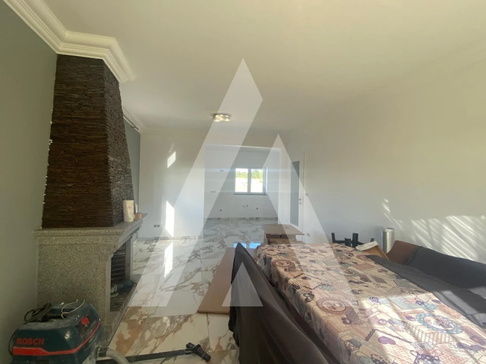 Moradia T4 para Arrendamento em Amoreira da Gândara, Paredes do Bairro e Ancas Foto 4