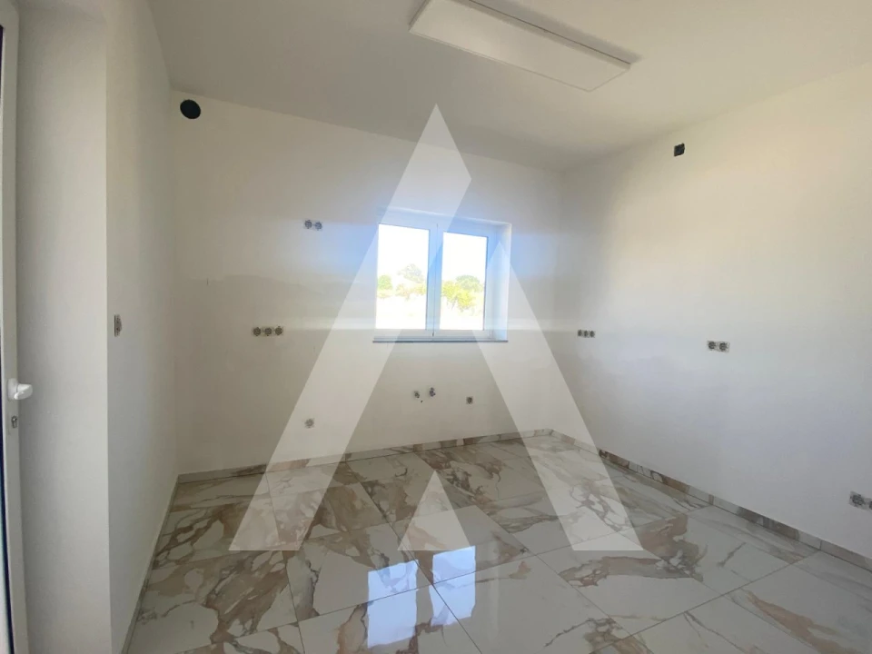 Moradia T4 para Arrendamento em Amoreira da Gândara, Paredes do Bairro e Ancas Foto 7