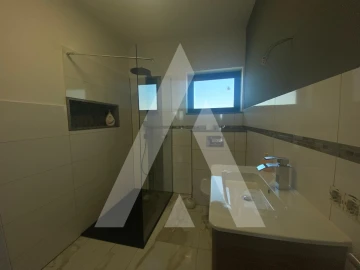 Moradia T4 para Arrendamento em Amoreira da Gândara, Paredes do Bairro e Ancas