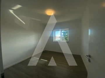 Moradia T4 para Arrendamento em Amoreira da Gândara, Paredes do Bairro e Ancas