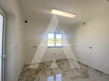 Moradia T4 para Arrendamento em Amoreira da Gândara, Paredes do Bairro e Ancas