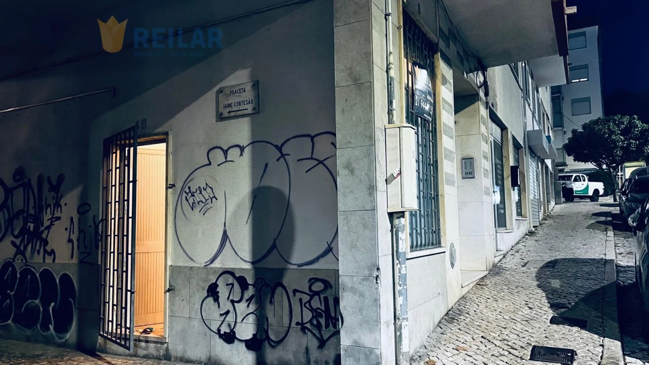 Armazém para Arrendamento em Santa Iria de Azoia, São João da Talha e Bobadela Foto 1
