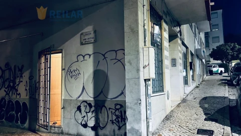 Armazém para Arrendamento em Santa Iria de Azoia, São João da Talha e Bobadela