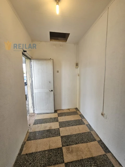 Armazém para Arrendamento em Santa Iria de Azoia, São João da Talha e Bobadela