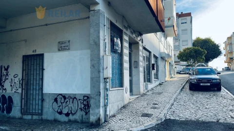 Armazém para Arrendamento em Santa Iria de Azoia, São João da Talha e Bobadela
