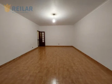 Apartamento T2 para Arrendamento em Santa Iria de Azoia, São João da Talha e Bobadela