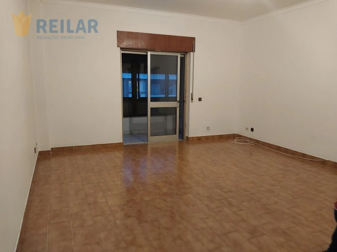 Apartamento T2 para Arrendamento em Santa Iria de Azoia, São João da Talha e Bobadela Foto 3