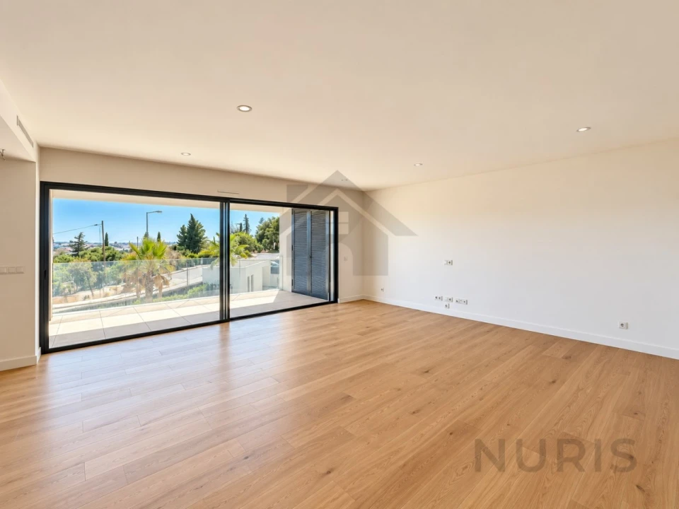 Apartamento T2 para Venda em Estômbar e Parchal Foto 2