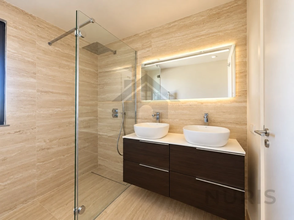 Apartamento T2 para Venda em Estômbar e Parchal Foto 20