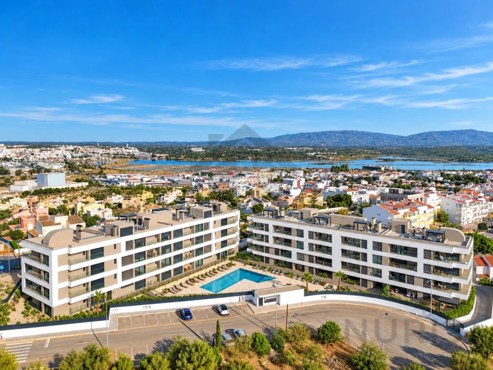Apartamento T2 para Venda em Estômbar e Parchal Foto 21