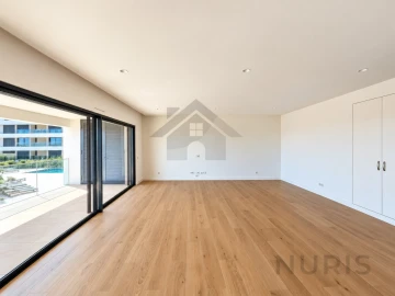 Apartamento T2 para Venda em Estômbar e Parchal