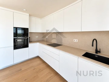 Apartamento T2 para Venda em Estômbar e Parchal