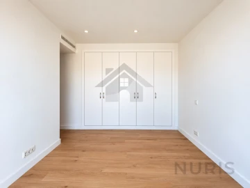 Apartamento T2 para Venda em Estômbar e Parchal