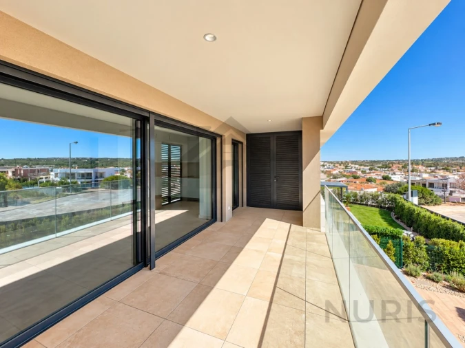 Apartamento T2 para Venda em Estômbar e Parchal Foto 15