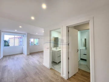 Apartamento T2 para Venda em Falagueira-Venda Nova
