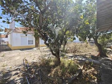 Moradia T3 para Venda em Santo Estêvão