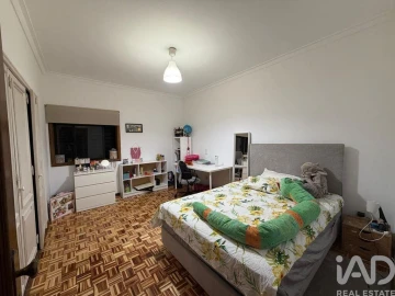 Apartamento T5 para Venda em Mafamude e Vilar do Paraíso