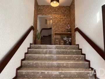 Apartamento T5 para Venda em Mafamude e Vilar do Paraíso