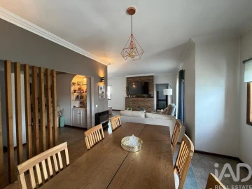 Apartamento T5 para Venda em Mafamude e Vilar do Paraíso