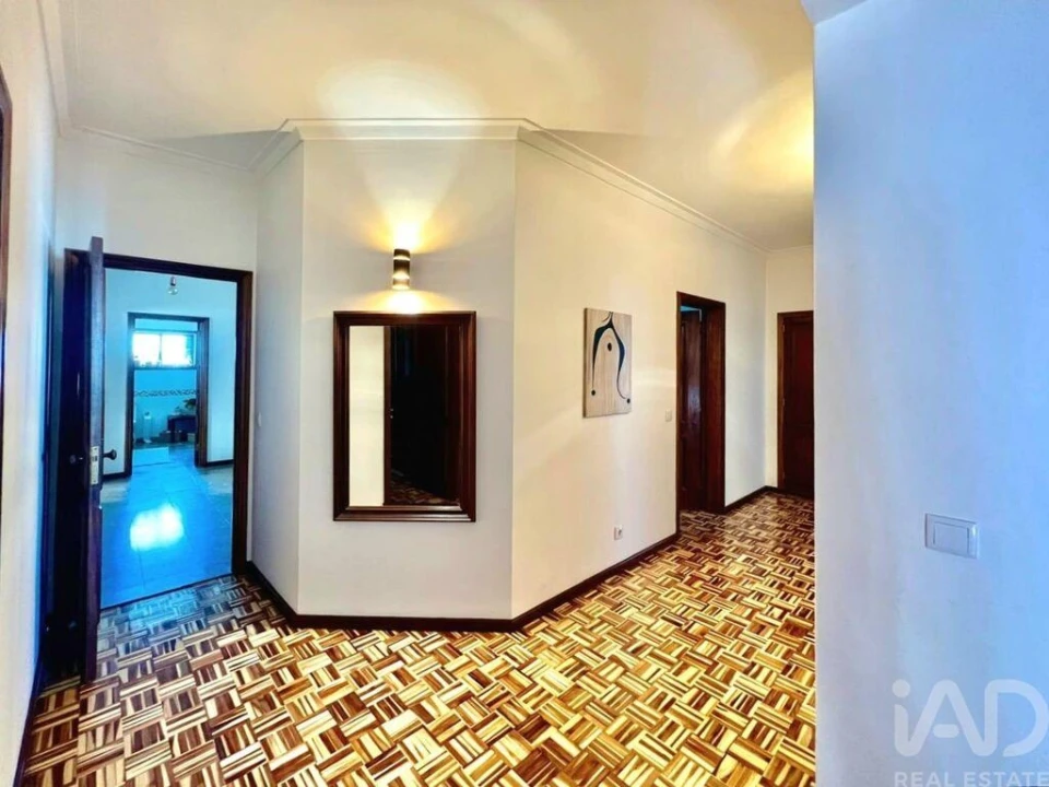 Apartamento T5 para Venda em Mafamude e Vilar do Paraíso Foto 3