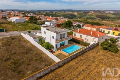 Moradia T3 para Venda em Santa Maria, São Pedro e Sobral da Lagoa