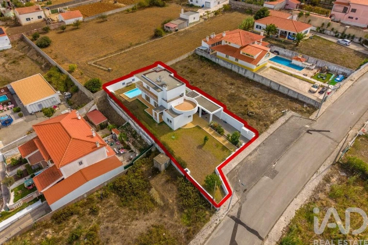 Moradia T3 para Venda em Santa Maria, São Pedro e Sobral da Lagoa Foto 17