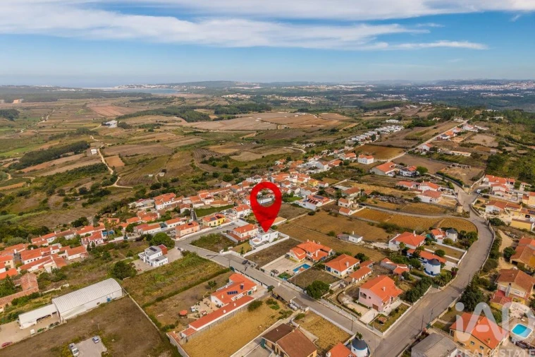 Moradia T3 para Venda em Santa Maria, São Pedro e Sobral da Lagoa Foto 40