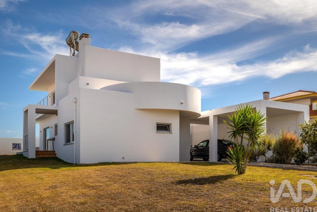 Moradia T3 para Venda em Santa Maria, São Pedro e Sobral da Lagoa Foto 2