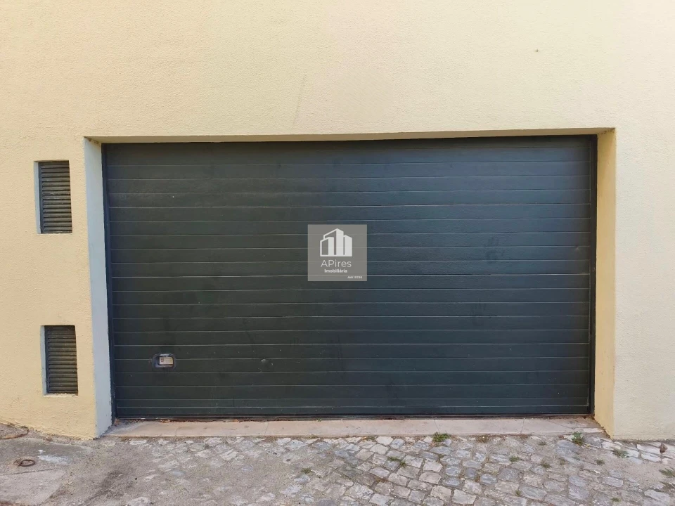 Garagem para Venda em Caparica e Trafaria Foto 5