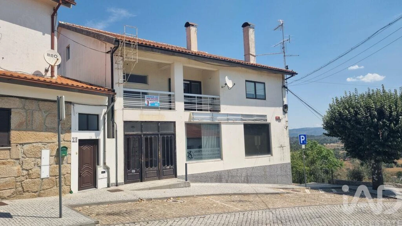 Prédio para Venda em Rapa e Cadafaz Foto 1