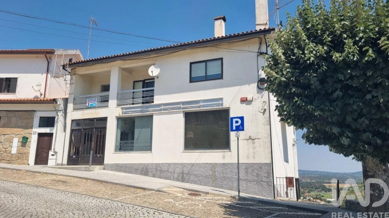 Prédio para Venda em Rapa e Cadafaz Foto 3