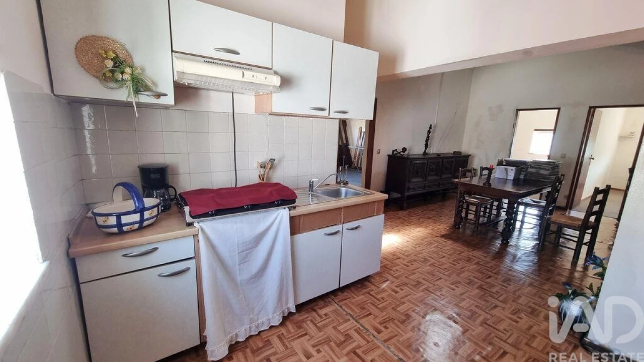 Prédio para Venda em Rapa e Cadafaz Foto 31