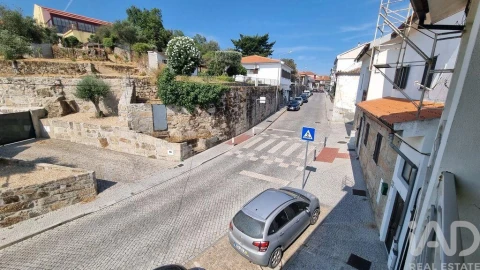 Prédio para Venda em Rapa e Cadafaz